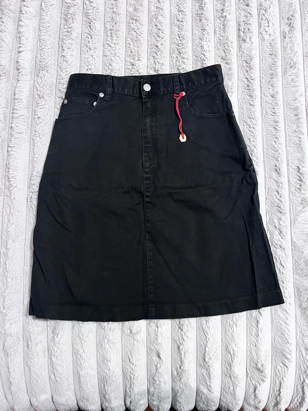 Levi’s Black Denim A-Line Skirt Mini Midi Classic 5-Pocket Size W 6 New